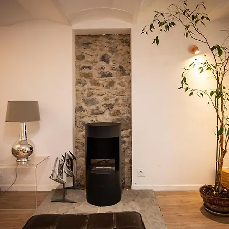 Beautiful Converted One Bedroom Apartment Carcassonne Exterior photo