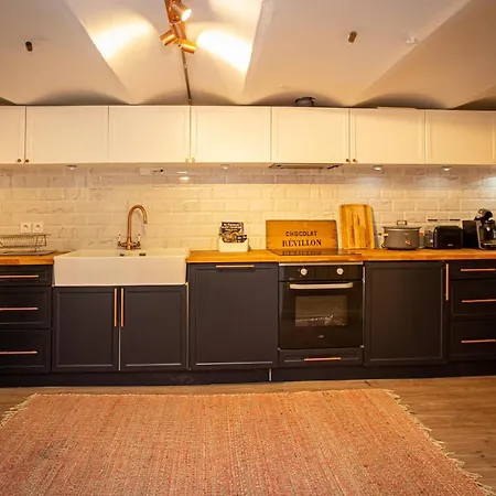 Beautiful Converted One Bedroom Apartment Carcassonne Exterior photo