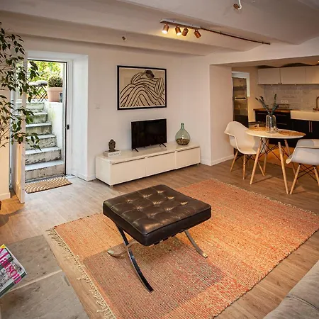 Beautiful Converted One Bedroom Apartment Carcassonne Exterior photo