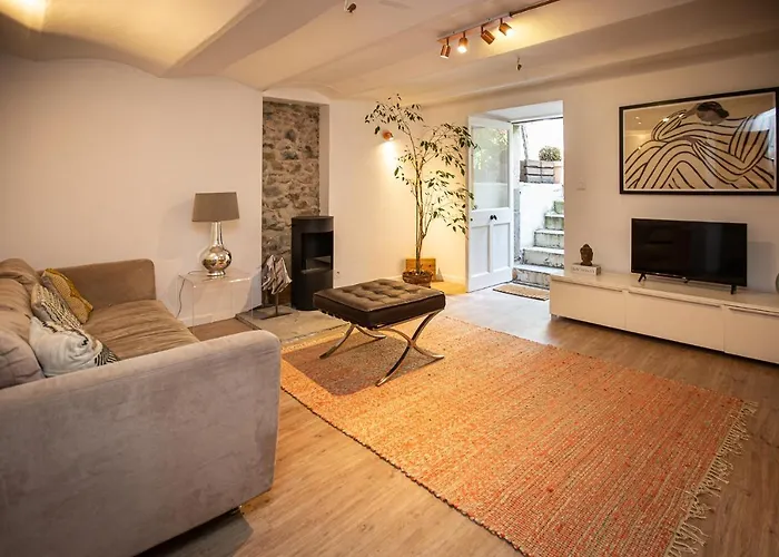 Beautiful Converted One Bedroom Apartment