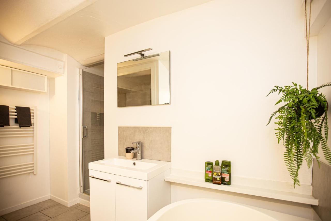 Apartment Beautiful Converted One Bedroom *